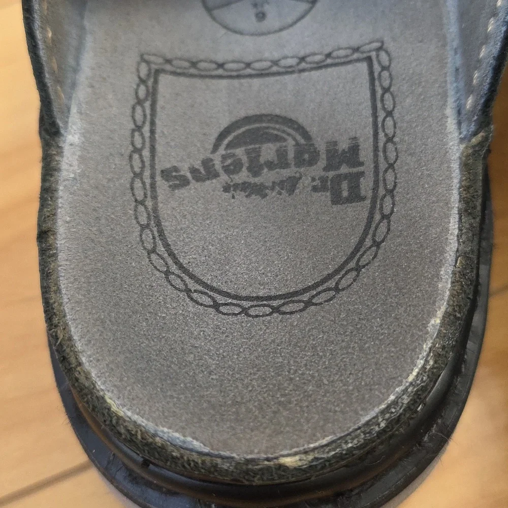 Dr. Martens Vintage Rare 9498 Black Slide Sandal w/ Grommets UK 6 Women 8-8.5🦋 - Picture 4 of 12